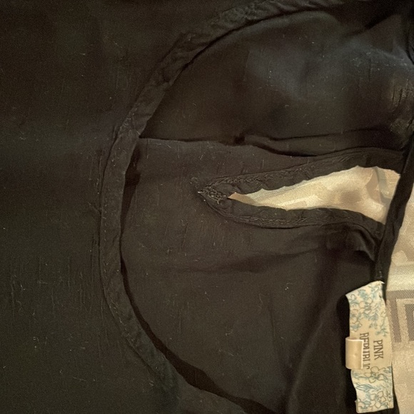 Top - Picture 2 of 3